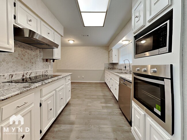 Photo - 15803 Mill Point Dr