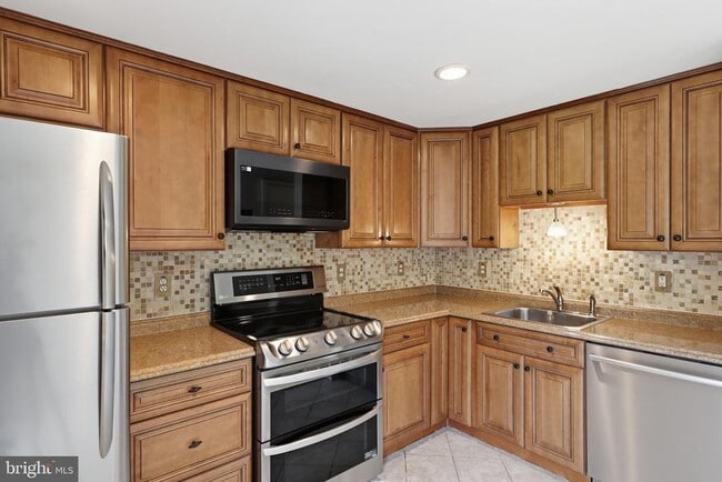 Photo - 9504 Dunbrook Ct