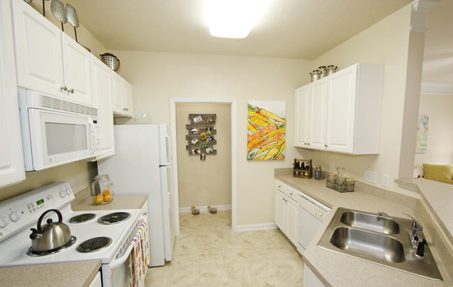 Cocina estilo chef Lyon - Abberly Place Apartment Homes