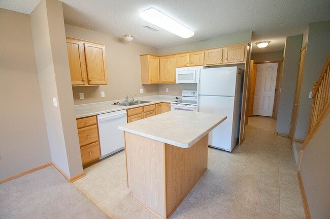 Photo - Townhome in Quiet NW Rochester Neighborhood!