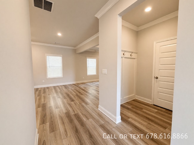 Photo - 213 Logan Crest Ct