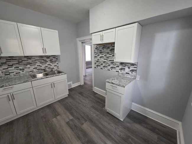 Photo - 1271 N 43rd St