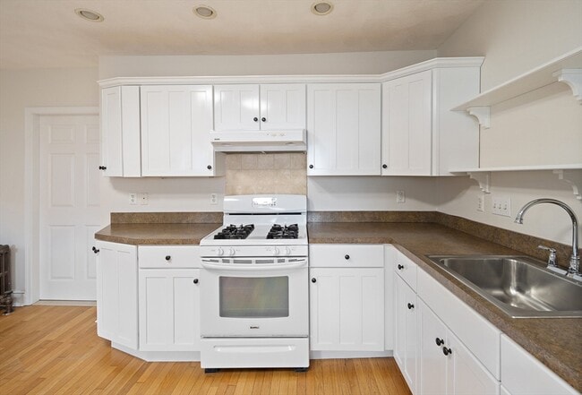 Building Photo - 97 Winthrop Shore Dr Unit 1R