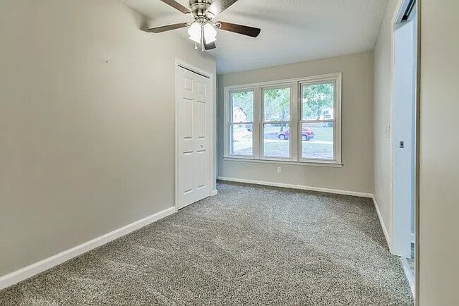 Photo - 205 Reseda Dr