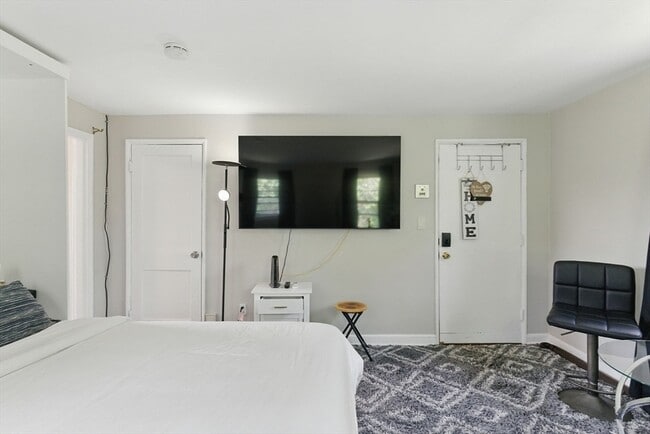 Photo - 42 Newman Rd Unit #3