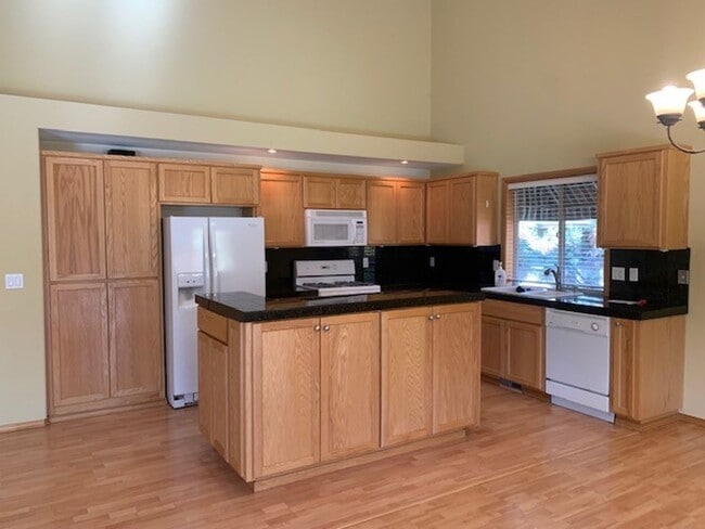 Photo - 3 Bedroom House on Quarter Acre!