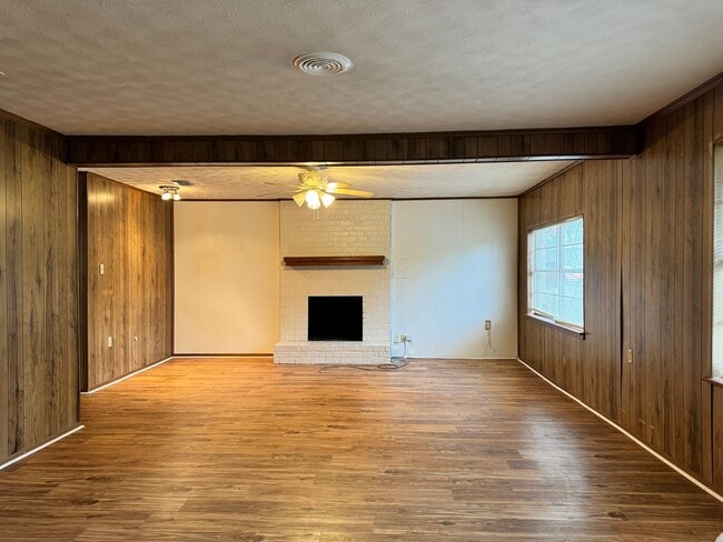 Photo - 2321 McKenzie Dr