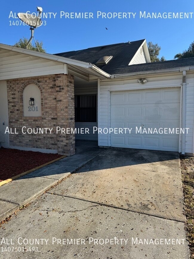 Photo - 201 Dovetail Ct