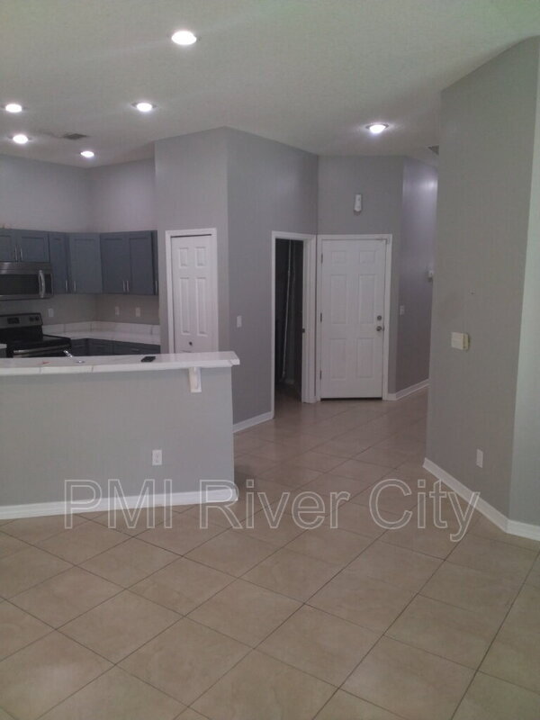 Photo - 818 Filmore Ln