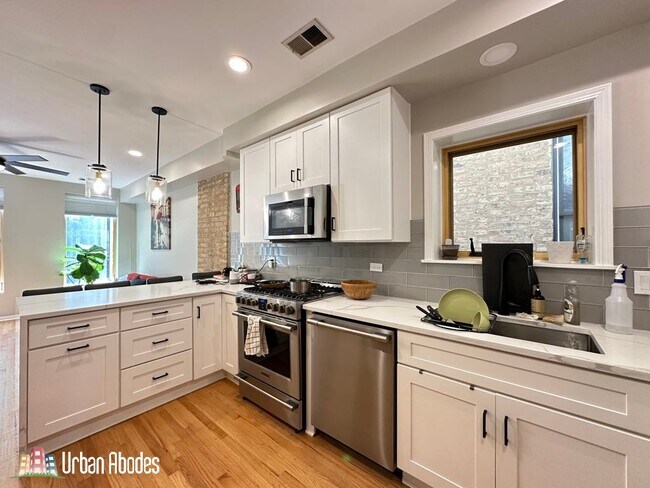 Photo - 1424 N Bosworth Ave Unit J05W