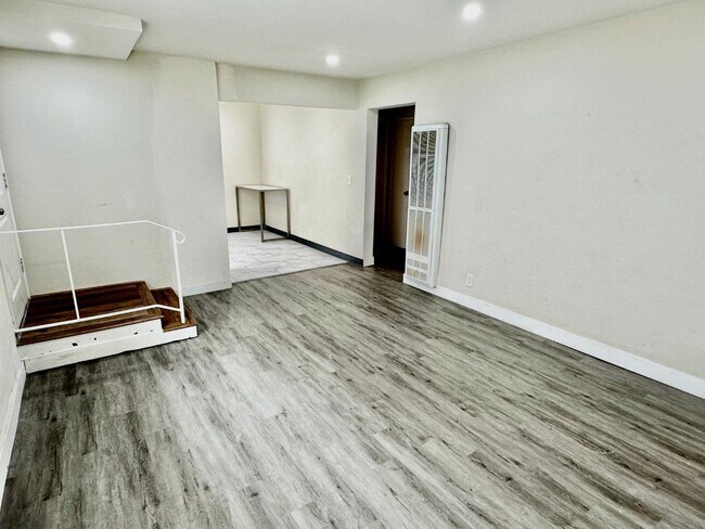 Photo - 5478 Vicente Way