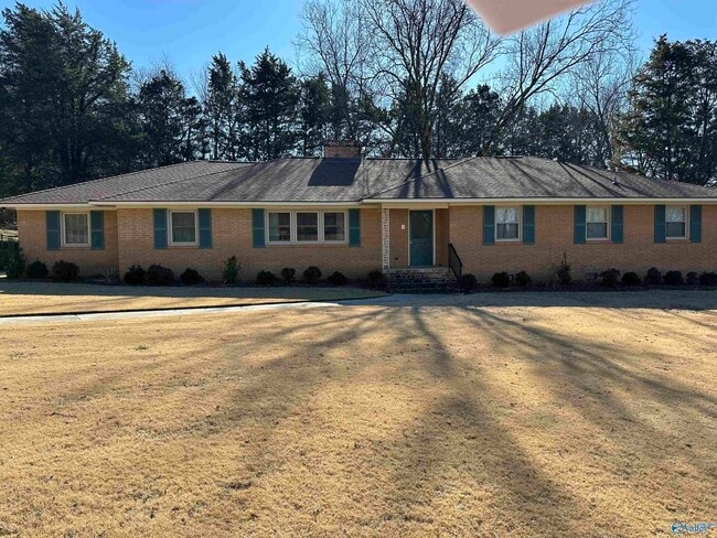 Building Photo - 102 Jones Valley Dr SW