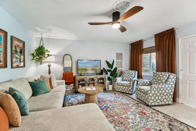 Photo - 11250 2nd St E Unidad ID1244470P