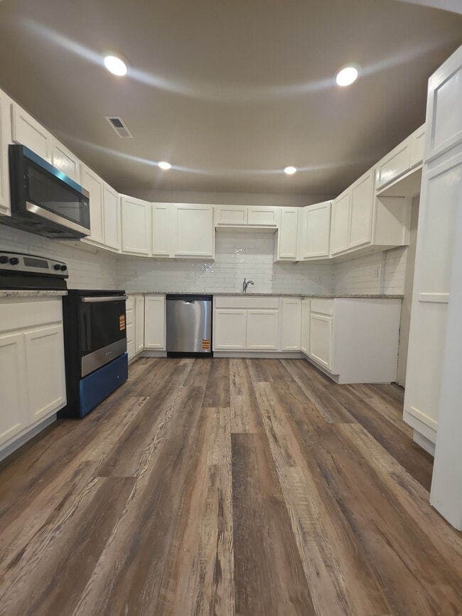 Photo - 2706 Pinetree Ln NW