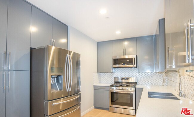 Photo - 6546 La Mirada Ave Unit 6548