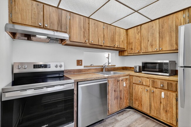 Photo - 5220 Las Verdes Cir Unit 304
