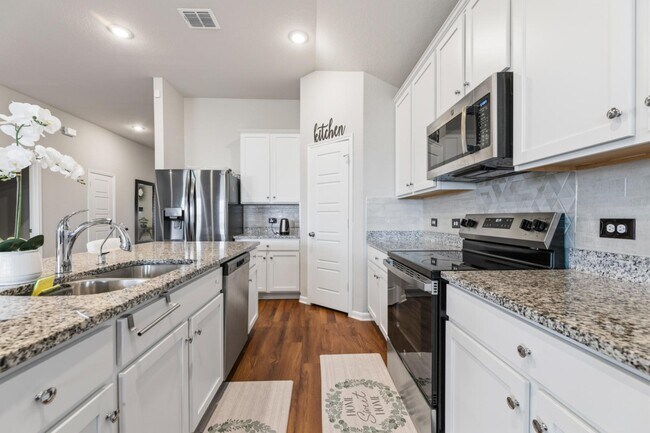 Photo - 5538 Jade Vly