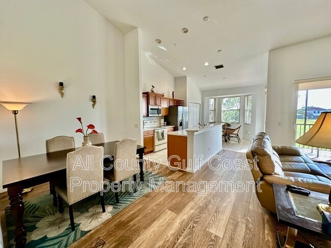Photo - 803 Fairwaycove Ln