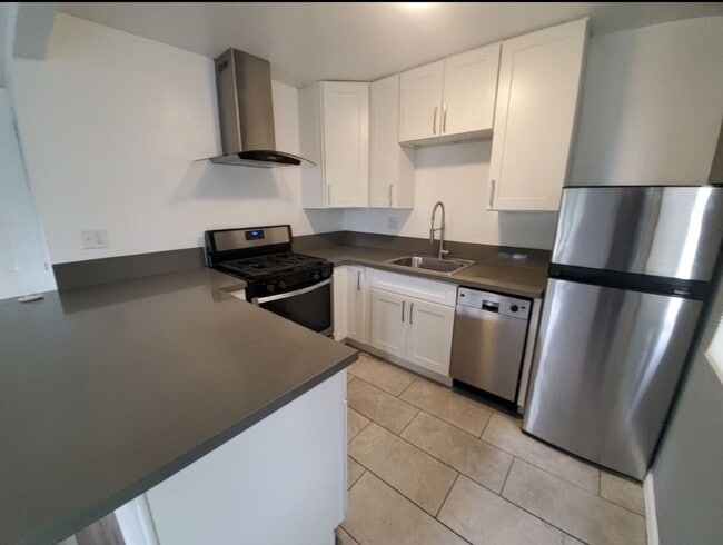 Photo - 1743 S La Brea Ave Unit 5