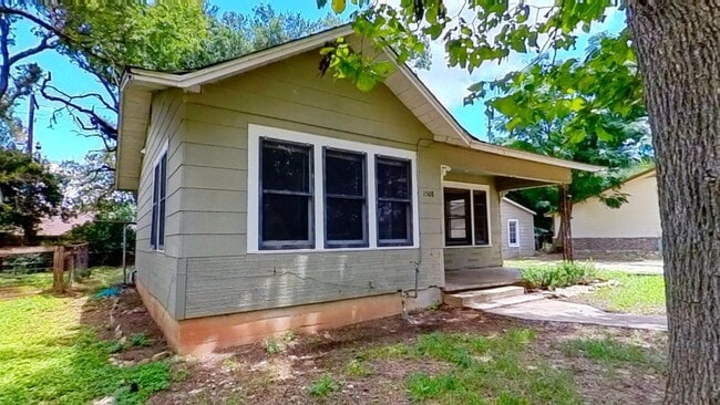Photo - 1508 Owens St House