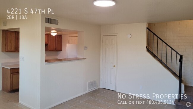 Building Photo - 2 Bed Town Home at 40th St and Broadway!