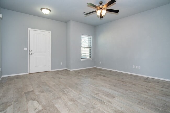 1324 N Corsica Dr