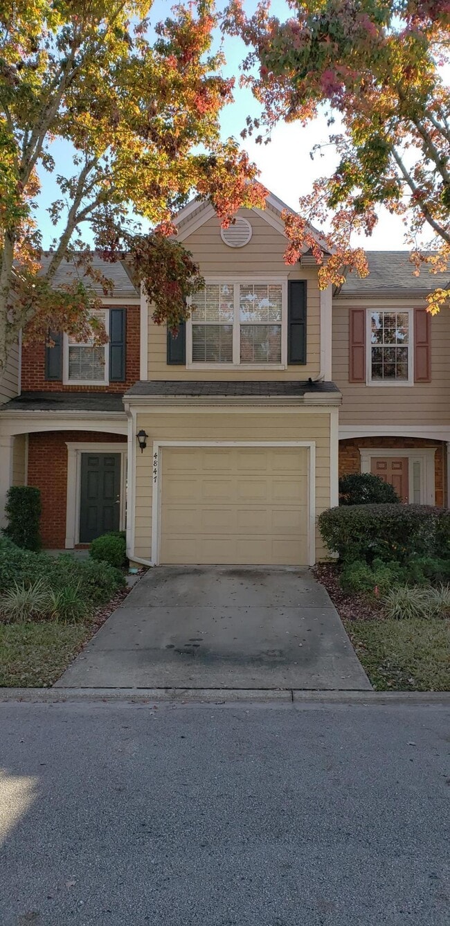 Building Photo - 4847 Parkhurst Pl