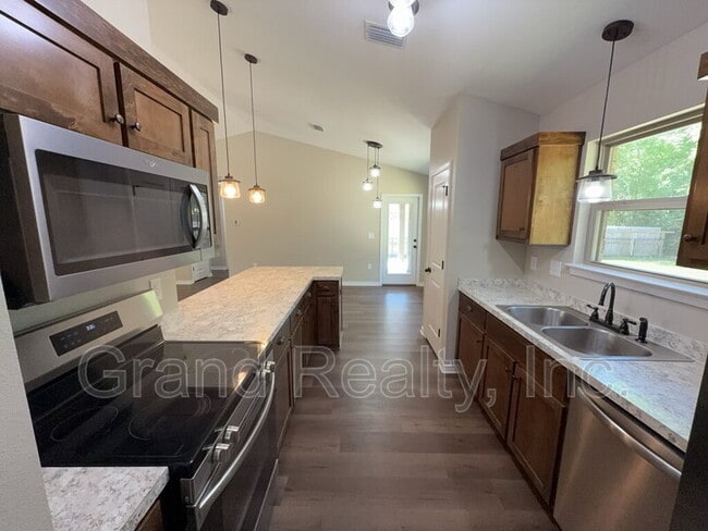 Photo - 4090 Charles Cir