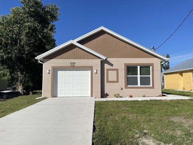 Brand New- 4 Bedroom 2 Bath- Fort Myers - Brand New- 4 Bedroom 2 Bath- Fort Myers Apartment