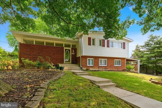 Photo - 709 N Pryor St