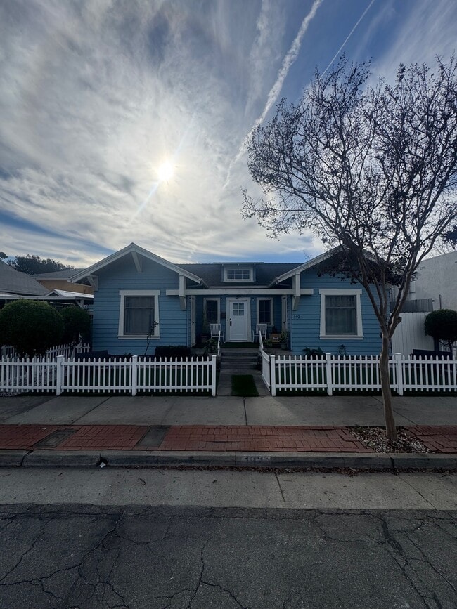 Building Photo - 192 E Villa St