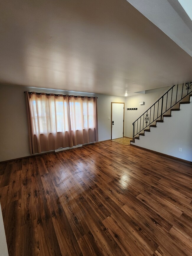 Sala de estar - 303 W Michigan Ave