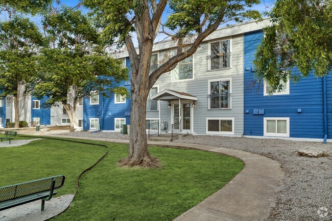 Building Photo - The Flats at Creekside Park Rental