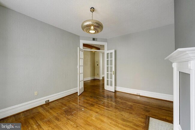 Photo - 2827 11th St NW