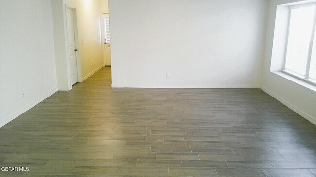 Photo - 653 Paseo Dulce Ave