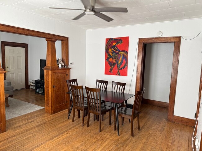 Main floor dining room - 670 S Governor St Unit House 6 bedrooms