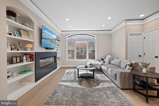 Photo - 1170 N Vernon St