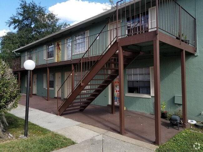 Building Photo - Studio Rental