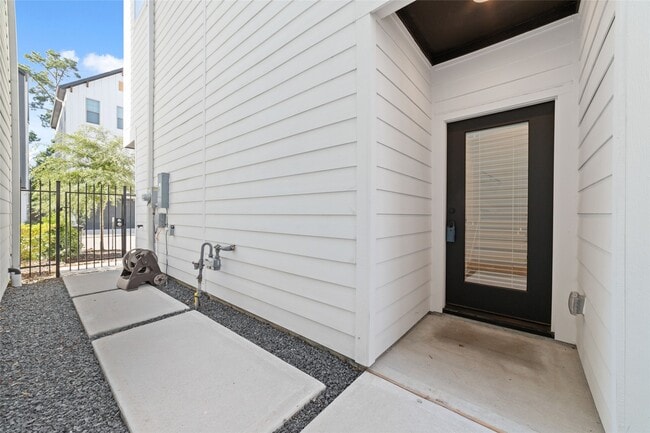 Photo - 3705 Creekmont Grn Ln
