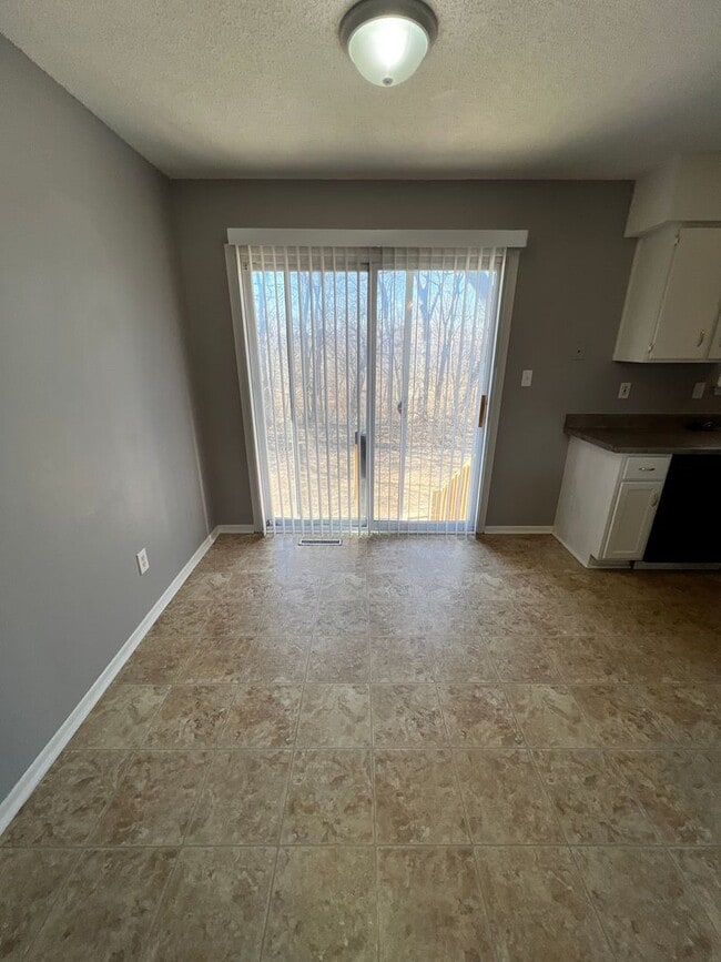 Photo - Spacious Split-Level Duplex in Lee’s Summit