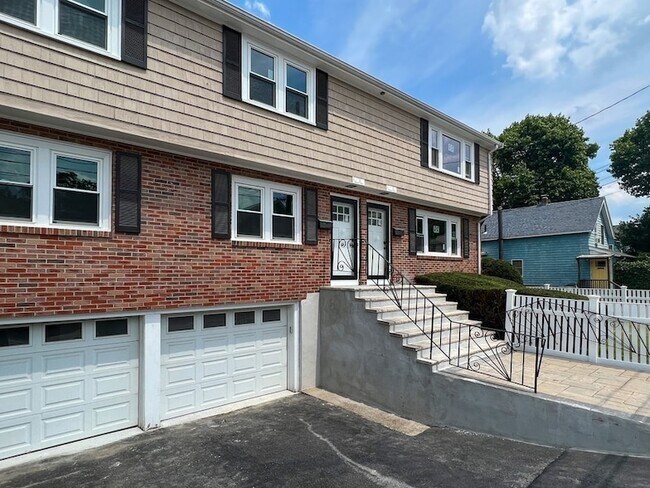 22 Chandler St Unit 2