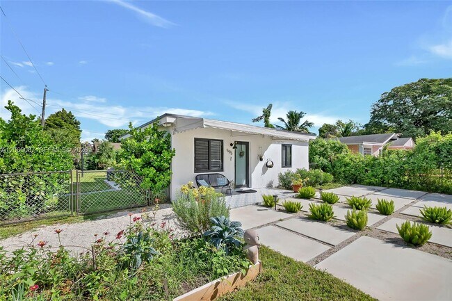 Photo - 595 NW 101st St