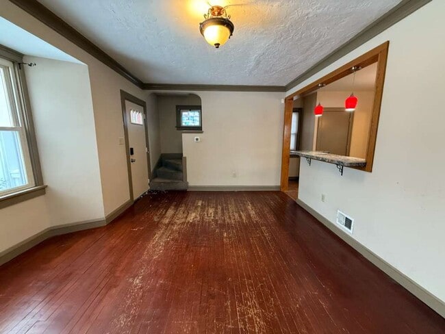 Photo - 2 BED, 1 BATH BEAUTIFIL SINGLE-FAMILY HOME IN EUCLID!