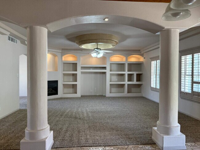 Photo - 317 Zenith Dr