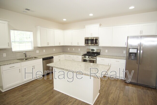 Photo - 1537 Sergeant Ln