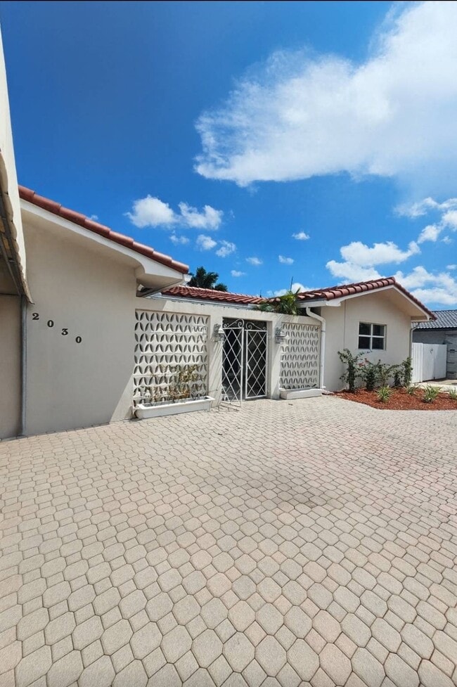 Building Photo - 2030 SW 23rd Ave Rental