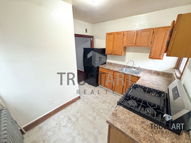 Photo - 5719 N Howard St