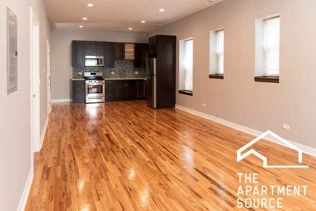 Photo - 1929 W Montrose Ave Unit 1S