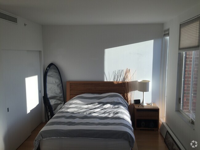 Building Photo - 109 3rd St Unit 4 Rental
