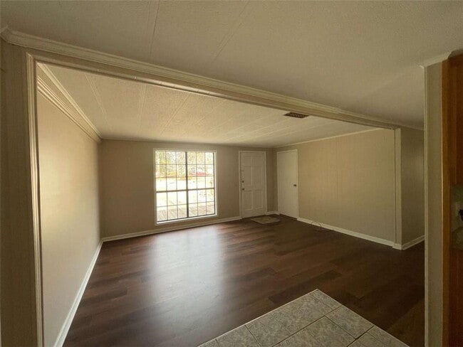 Photo - 693 Bluebird Dr SE